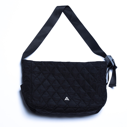 商品詳細ページ Amazarashi Official Store Amazarashi Quilting Shoulder Bag