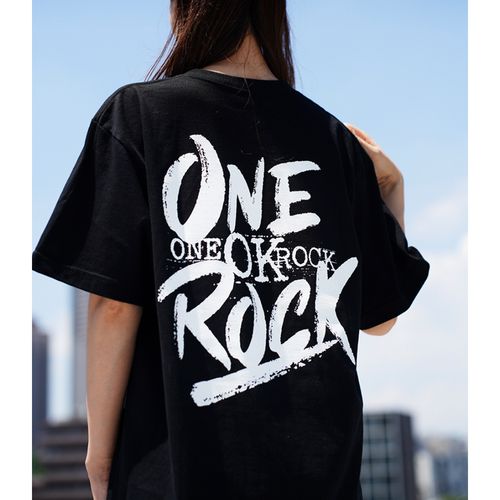 Tシャツ B